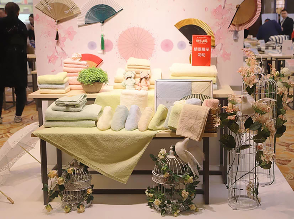 潔玉毛巾2019年全新推出靜日和系列這些溫柔時光中的靜美寧和之物崇尚自然本質，追求精致簡單